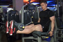 Maszyna Leg Extension - jak poprawnie ćwiczyć na siłowni