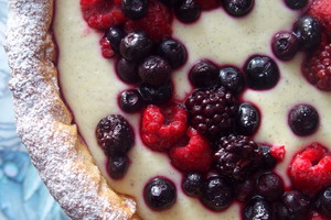 Tarta bez jajek z owocami