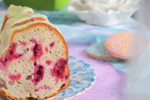 Babka z malinami