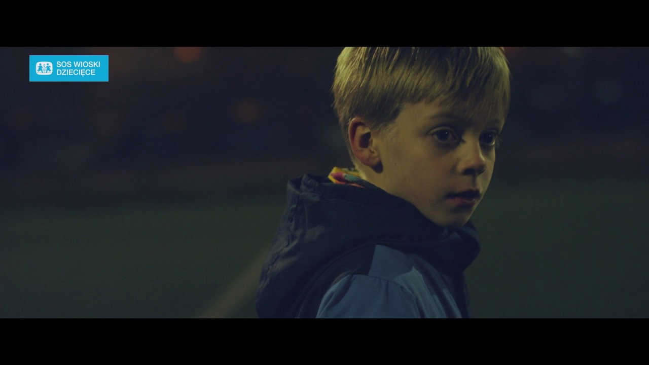 Szukamy mamy – wzruszający spot SOS Wioski Dziecięce