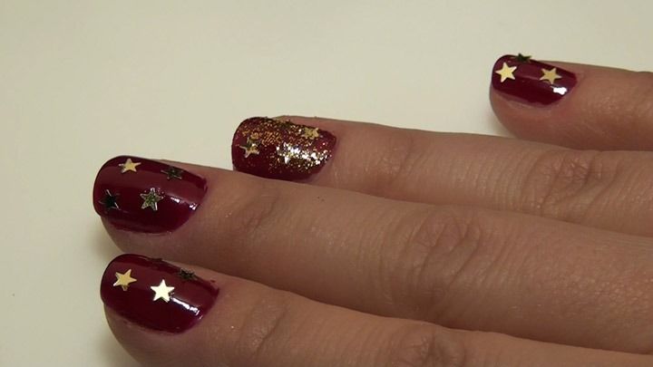 Świąteczny manicure - video
