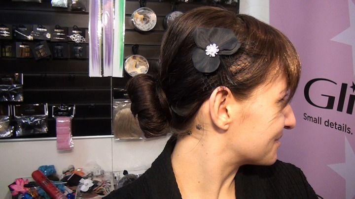 Elegancka fryzura na wielkie wyjście - video