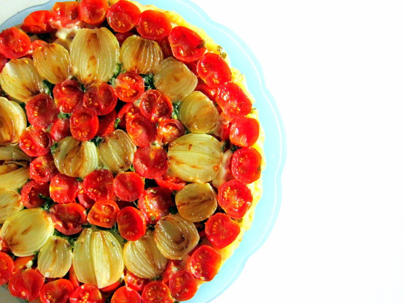 Odwracana tarta z pomidorami