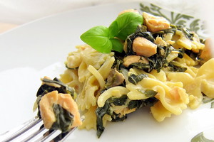 łosoś ze szpinakiem i słodką śmietanką