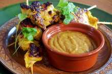 Satay z sosem orzechowym