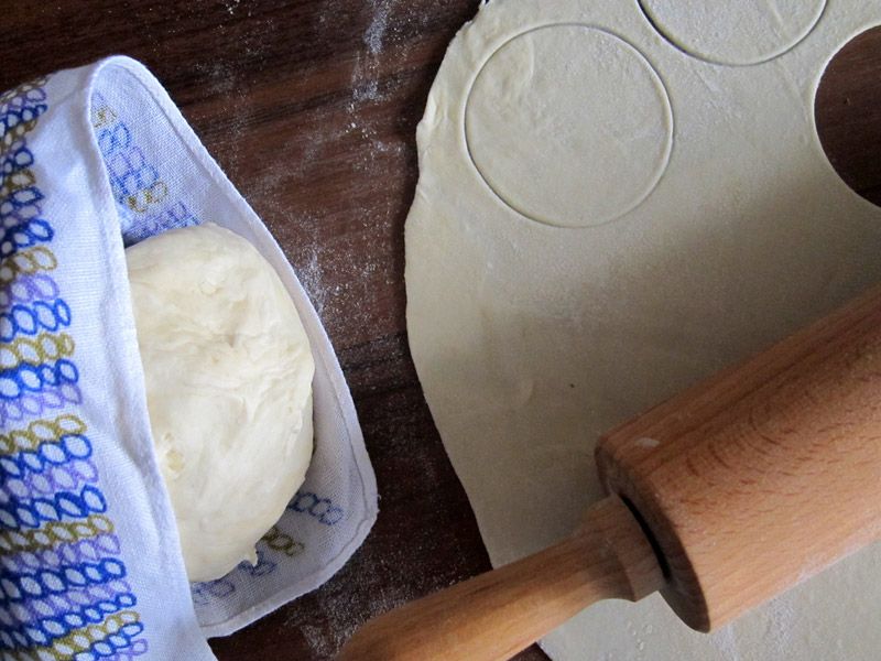 jak zrobić ciasto na pierogi, ciasto na pierogi przepis, przepis na ciasto na pierogi
