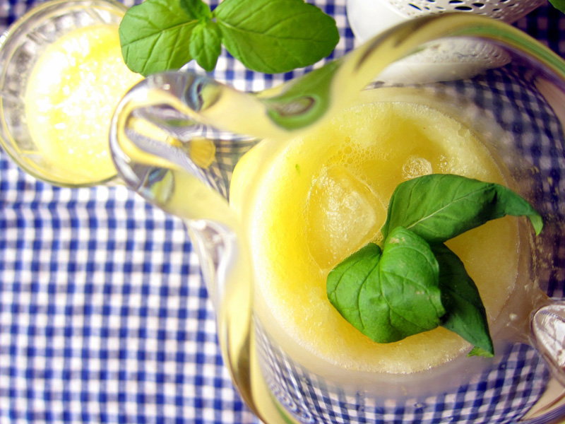 Orzeźwiający koktajl z melona - aqua fresca
