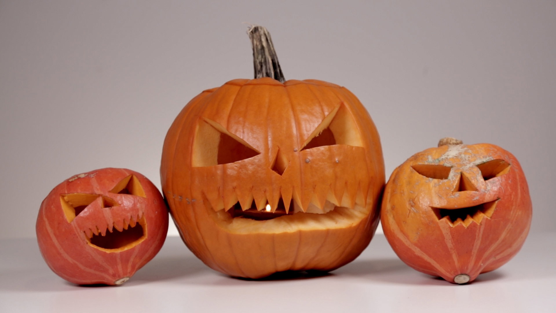 Dynia na Halloween - jak zrobić ozdobę z dyni krok po kroku