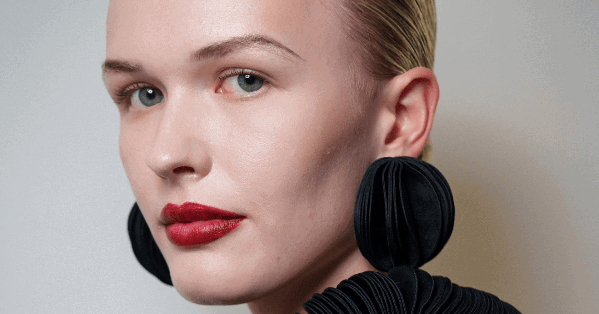 Jaki-SPF-stosowac-zeby-chronic-sie-przed-swiatlem-niebieskim-5da6576.png?resize=1200%2C630