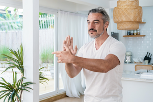 mężczyzna tai chi