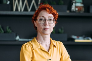 kobieta 40+ poważna