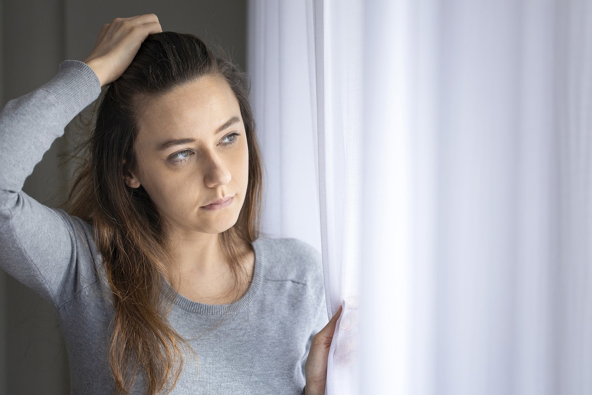 kobieta w oknie