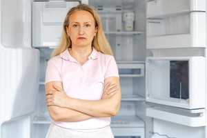 Miałam dość tyrania dla męża i podałam mu na obiad pusty talerz