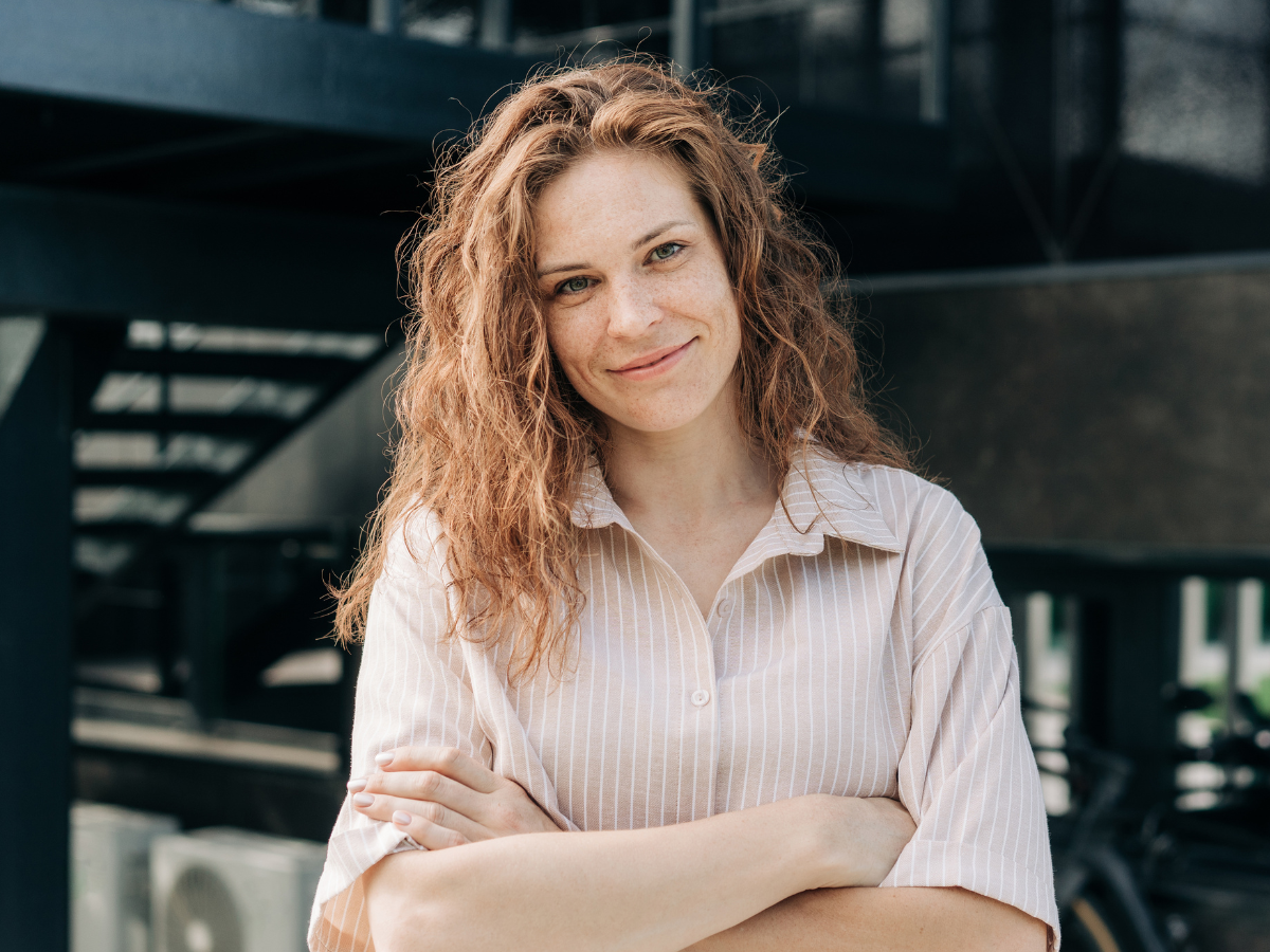 pewna siebie kobieta
