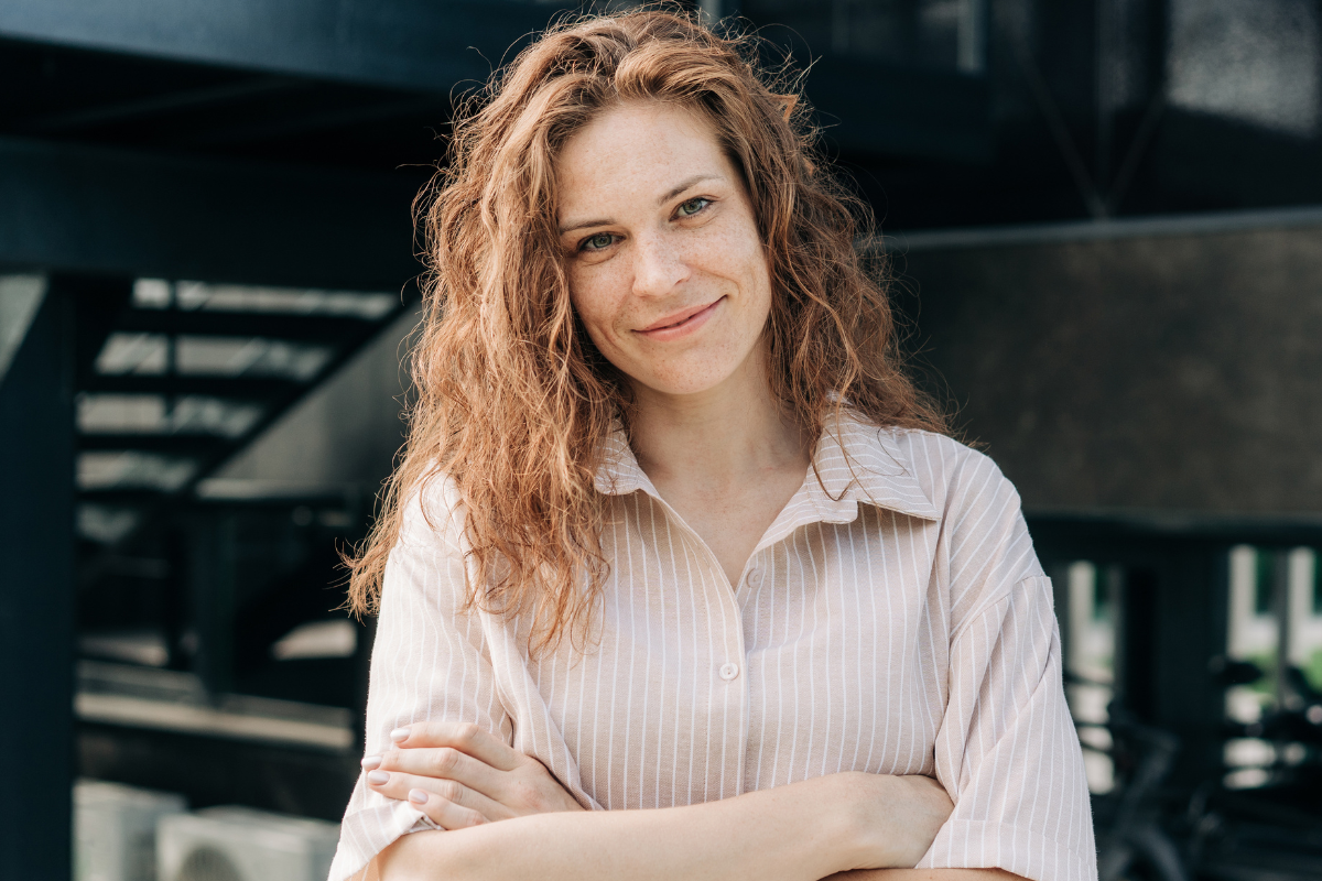 pewna siebie kobieta
