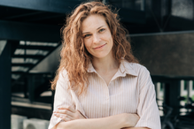 pewna siebie kobieta