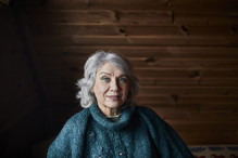 starsza kobieta
