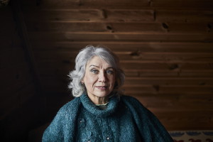 starsza kobieta