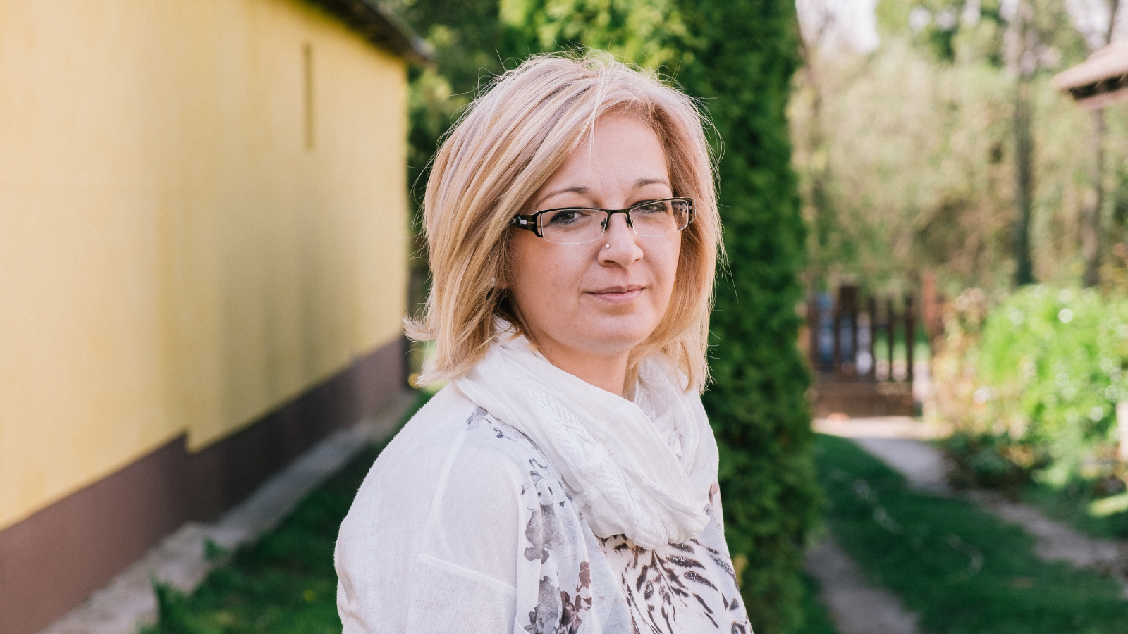 poważna kobieta