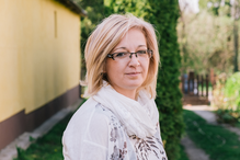 poważna kobieta