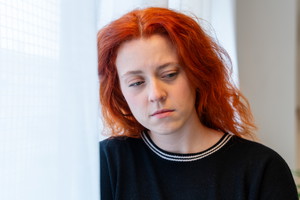 smutna kobieta