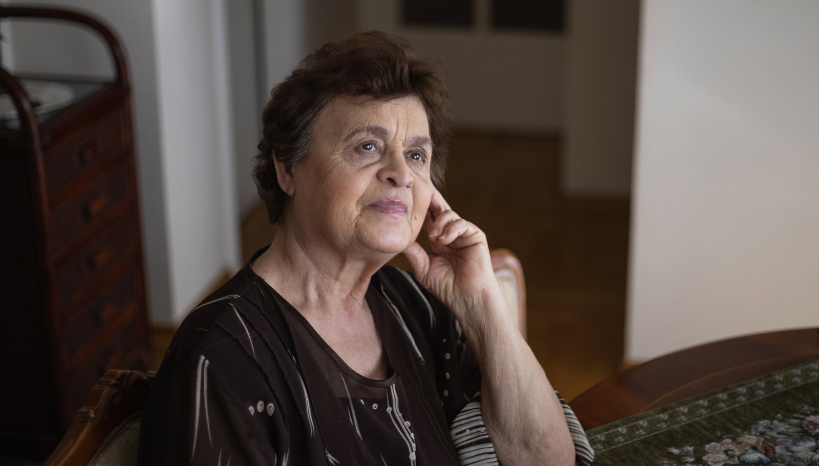 starsza kobieta