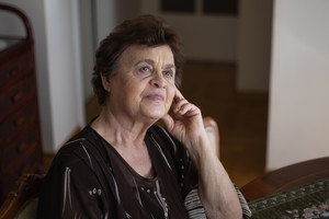 starsza kobieta