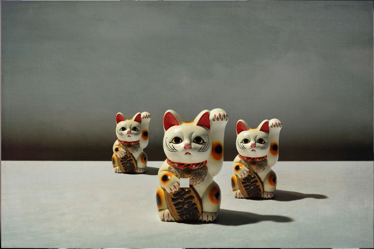 Koty Maneki-Neko mają przynosić szczęście i są kojarzone z Japonią, mimo że są popularne w całej Azji