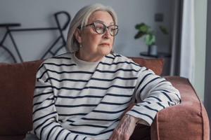 Oddałam synowi z żoną pół bliźniaka i przeniosłam się do ciasnej kawalerki