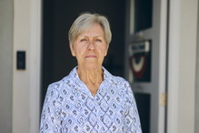 starsza kobieta