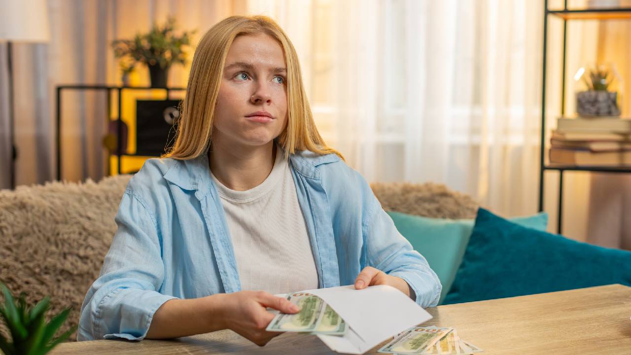 Dostaliśmy z mężem spadek po cioci, ale teściowa położyła łapę na pieniądzach
