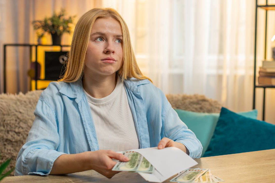 Dostaliśmy z mężem spadek po cioci, ale teściowa położyła łapę na pieniądzach