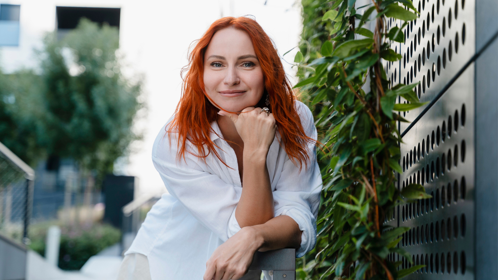 uśmiechnięta kobieta