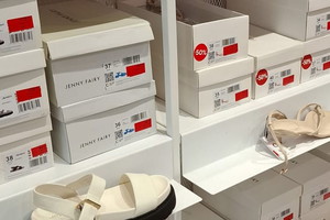 Czarne czółenka JENNY z CCC