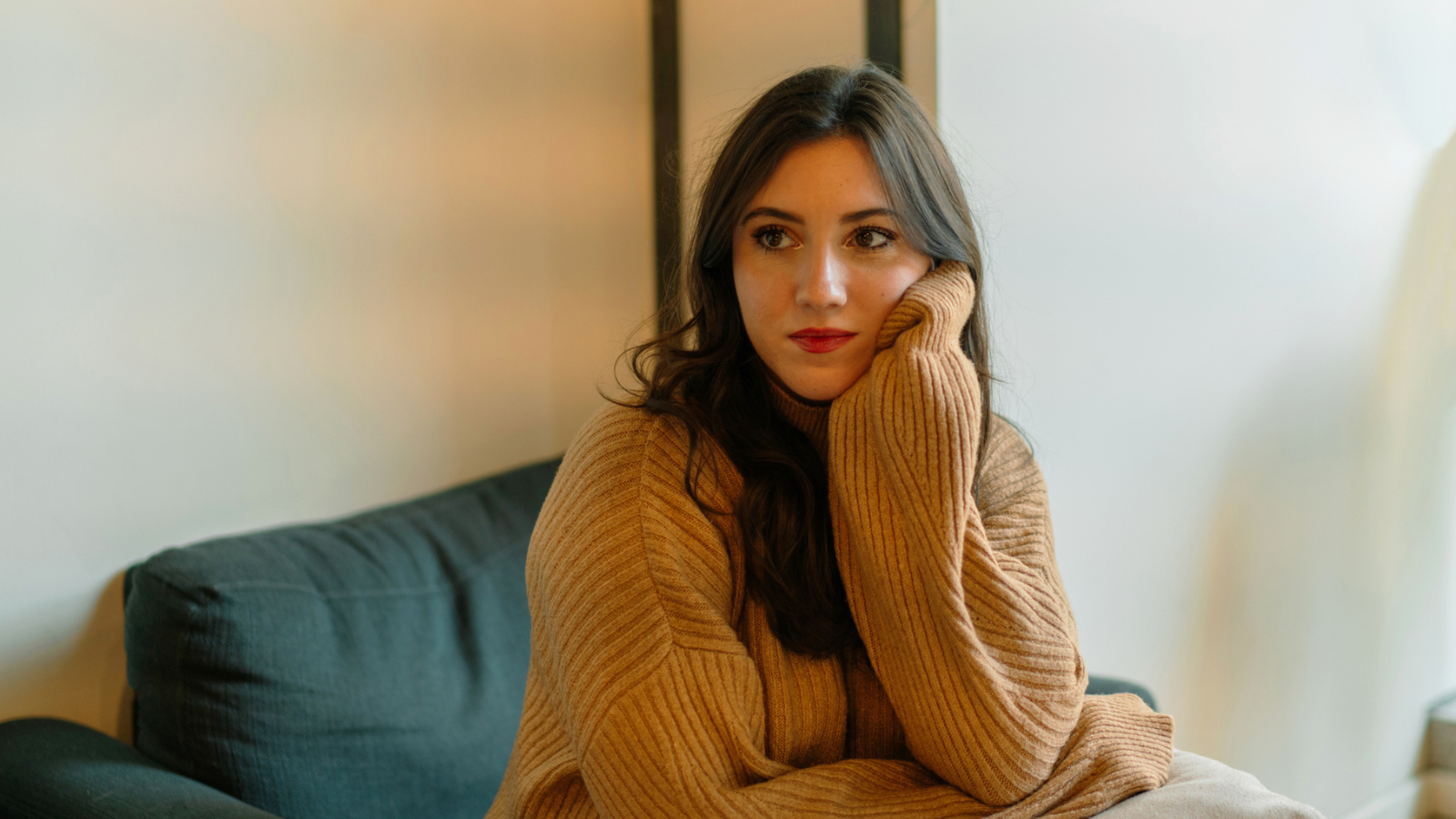 smutna kobieta
