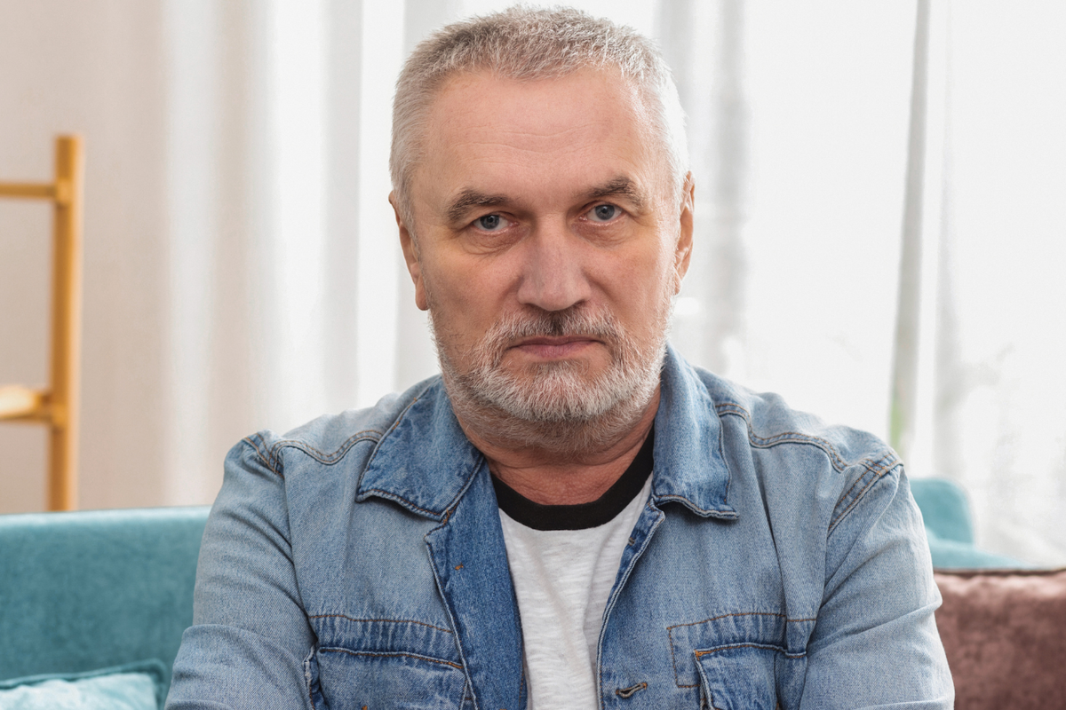 zdenerwowany mężczyzna
