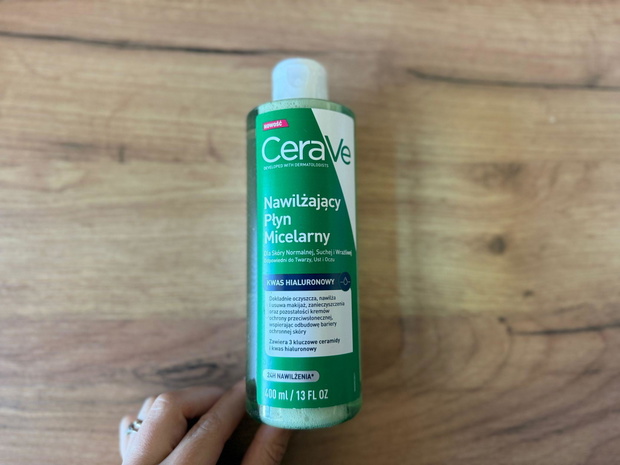 Nawilżający płyn micelarny - CeraVe