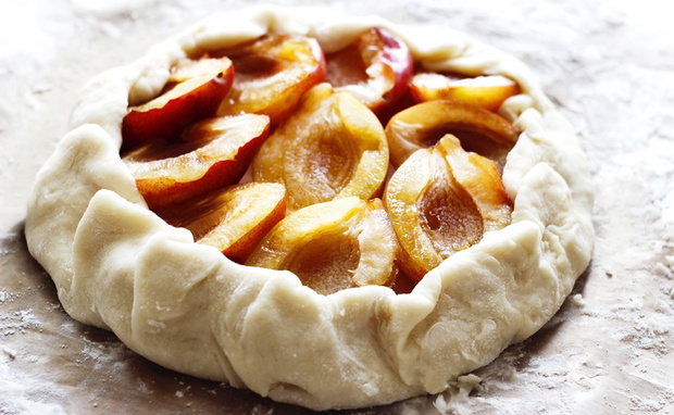 galette ze śliwkami