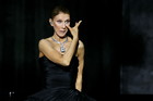 Celine Dion podczas powrotu na scenę w Paryżu