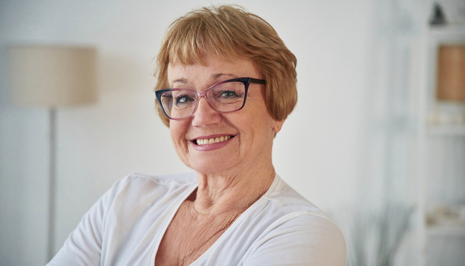 uśmiechnięta kobieta