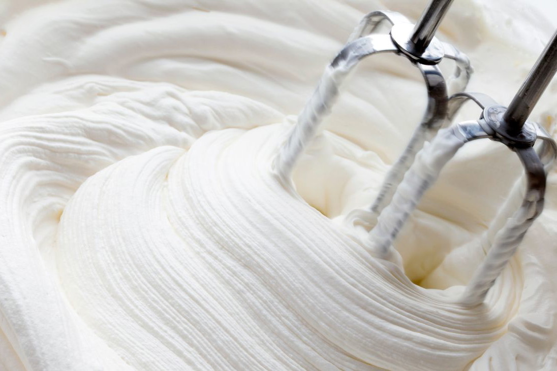 bita śmietana z piankami marshmallow