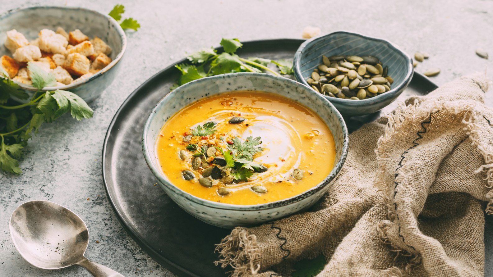 zupa dyniowa z mango