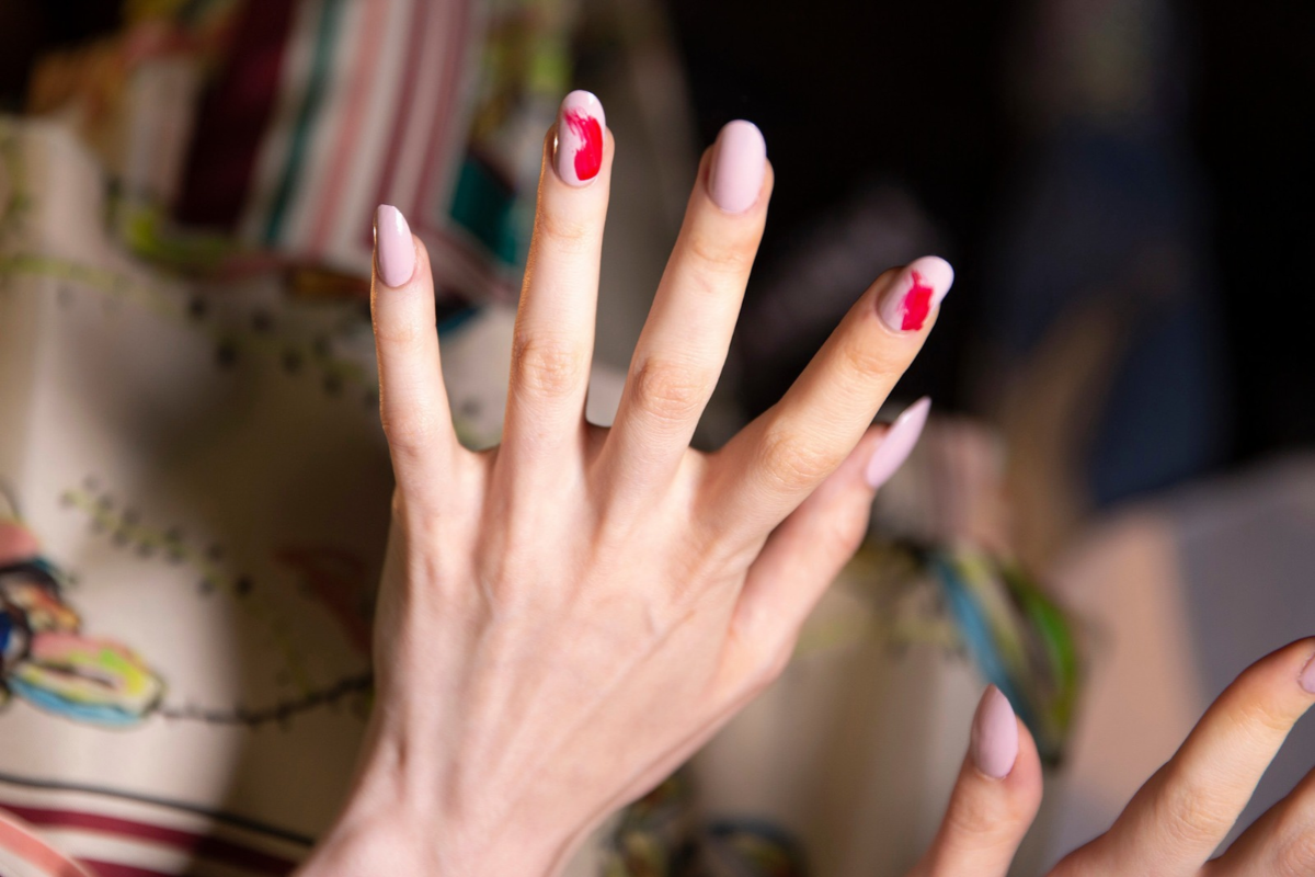 Modny manicure jesień-zima 2026