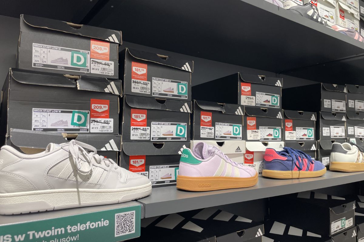 Sneakersy Adidas Barreda Lo w Deichmannie