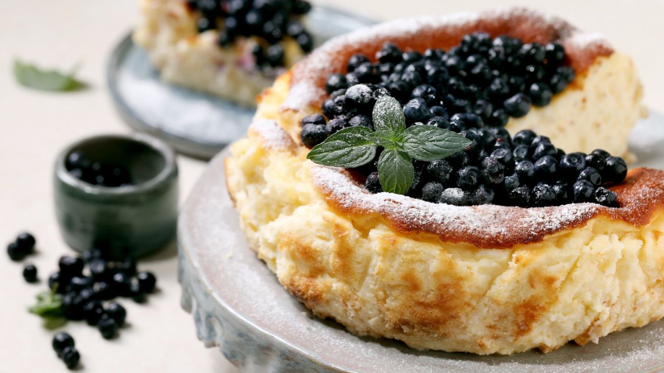 sernik z mascarpone i borówkami