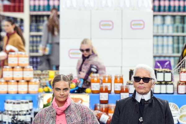 Cara Delevingne, Karl Lagerfeld na pokazie chanel