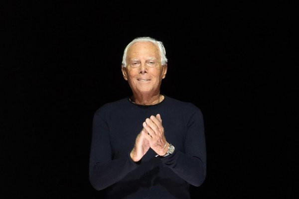 Giorgio Armani w 2016 roku na pokazie kolekcji jesienno-zimowej