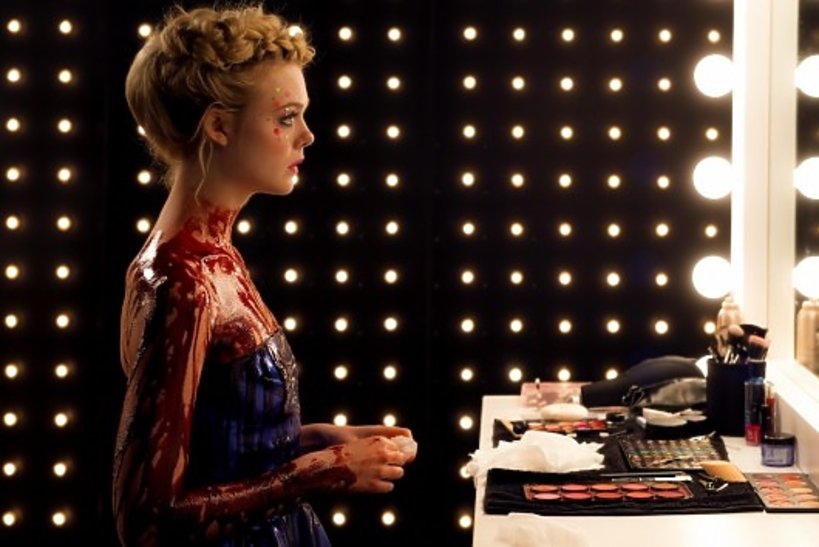 kadr z filmu "Neon Demon"