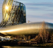 Muzeum Wina La Cité du Vin we francuskim Bordeaux