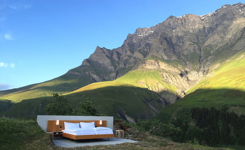 Hotel bez ścian i sufitu w szwajcarskim kantonie Graubünden